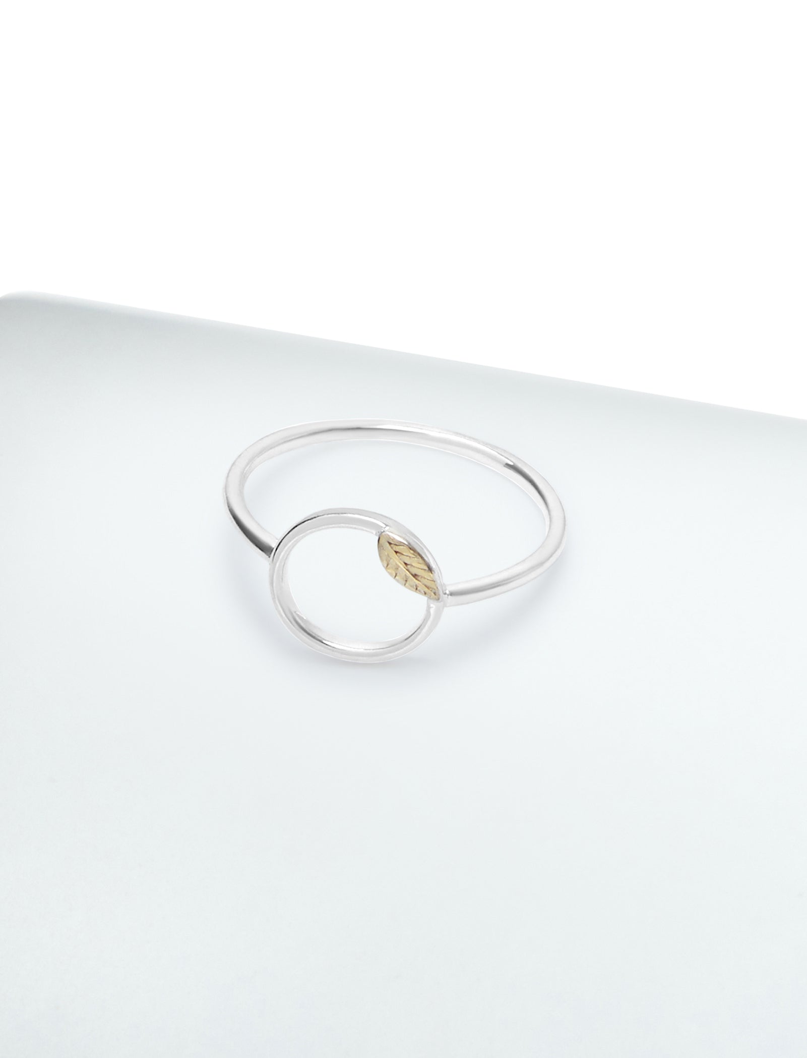 Pastiche  Spring Breeze Ring -