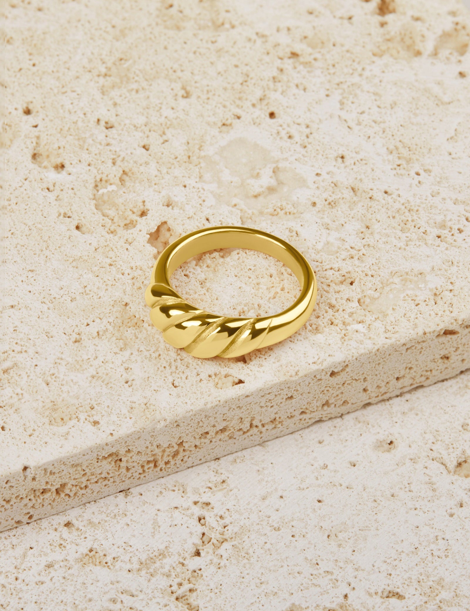 Pastiche  Sara Ring -